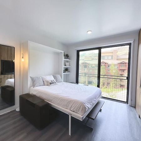 Slope Side Studio In The Heart Of Canyons Village With Heated Pool & Hot Tub! Парк-Сіті Екстер'єр фото