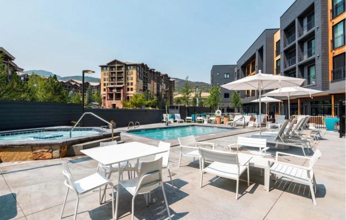 Slope Side Studio In The Heart Of Canyons Village With Heated Pool & Hot Tub! Парк-Сіті Екстер'єр фото